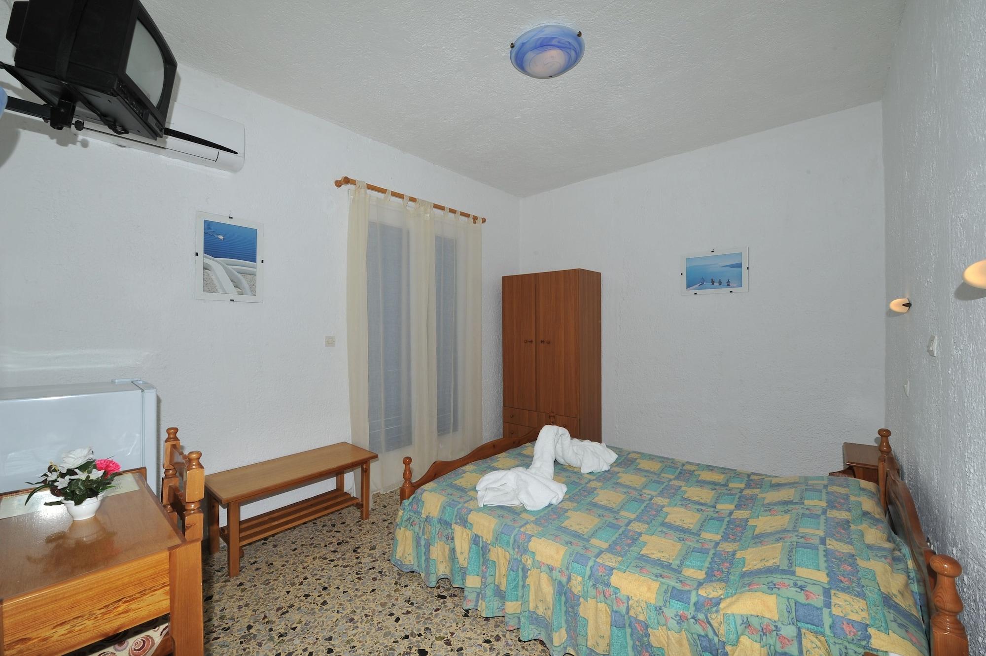 Santa Irini Hotel Perissa  Exterior photo
