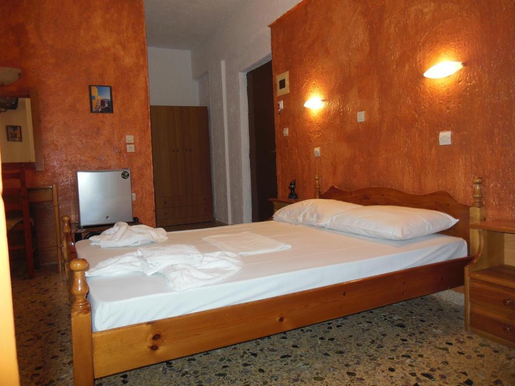 Santa Irini Hotel Perissa  Room photo