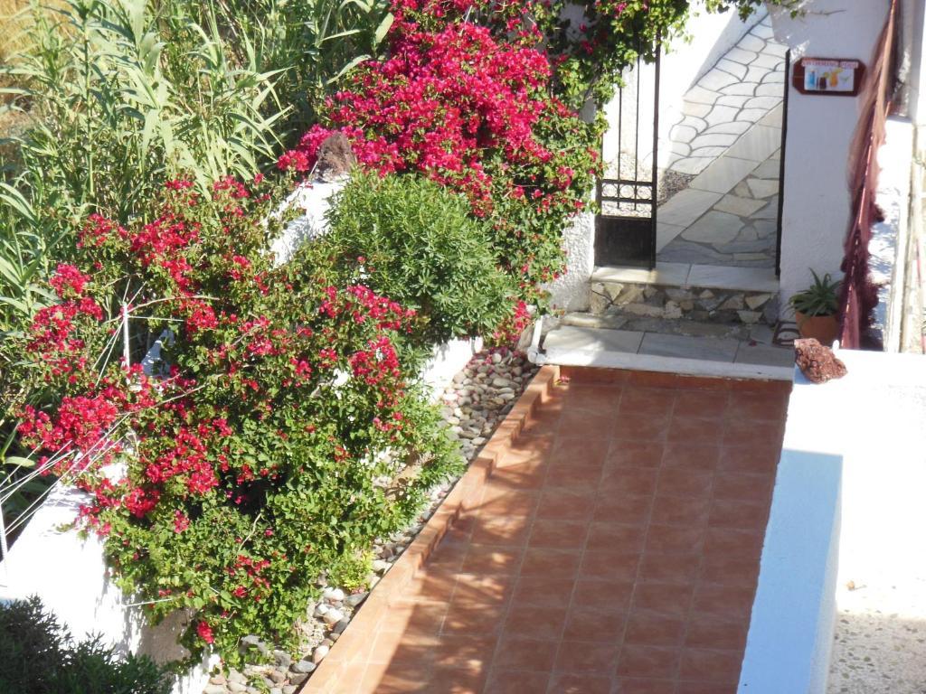 Santa Irini Hotel Perissa  Exterior photo