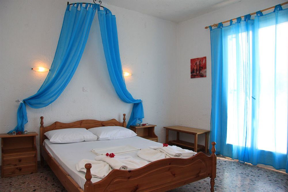 Santa Irini Hotel Perissa  Exterior photo