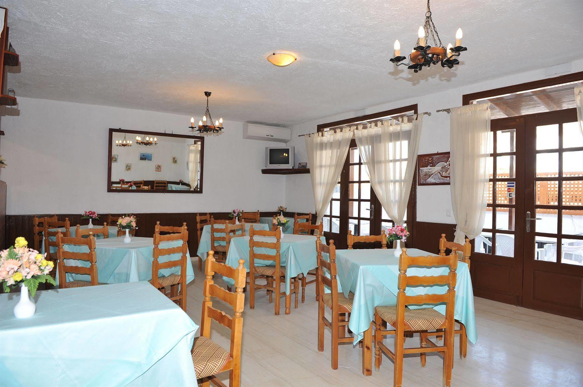 Santa Irini Hotel Perissa  Exterior photo